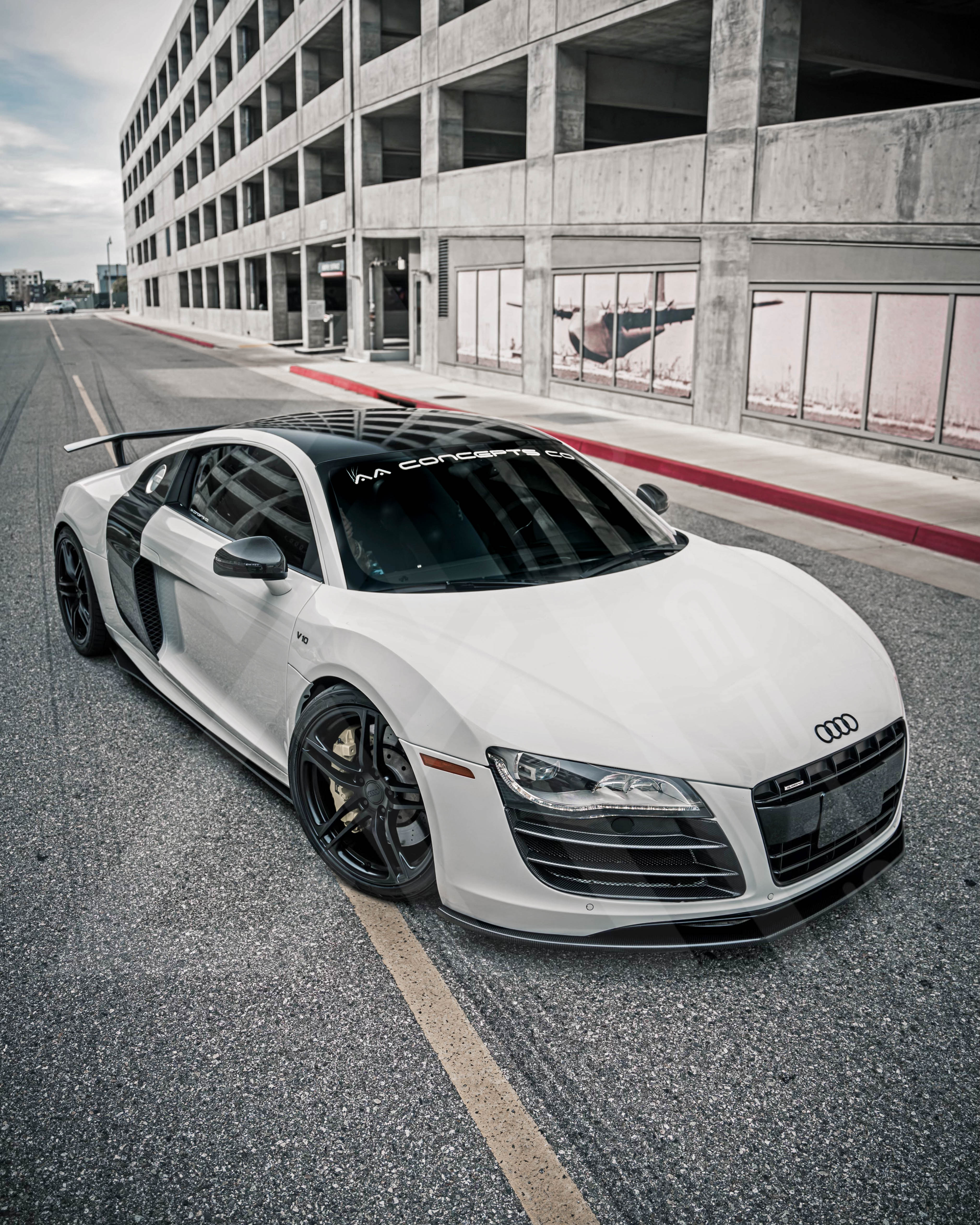 R8 Carbon Fiber Sideskirts