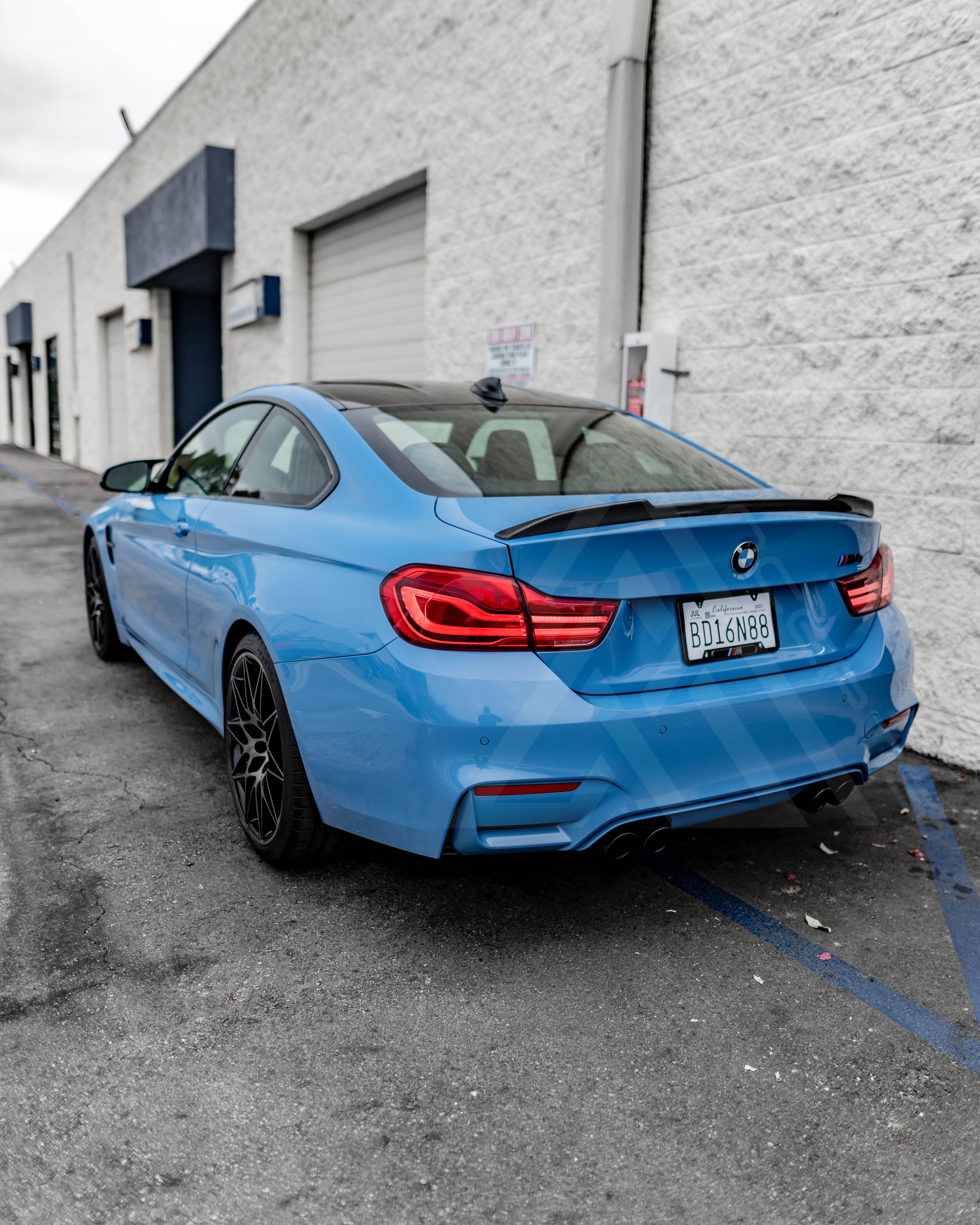 F82 M4 Carbon Fiber CS Style Trunk Lip