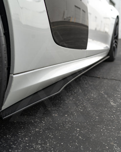 R8 Carbon Fiber Sideskirts