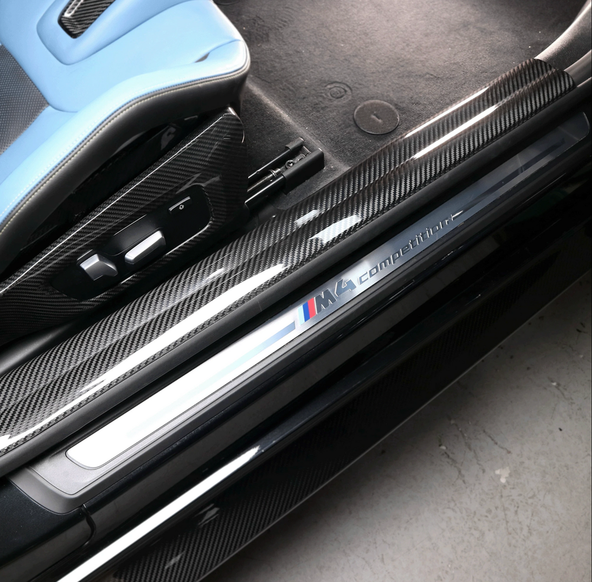 G82 M4 G22 Carbon Fiber Door sills